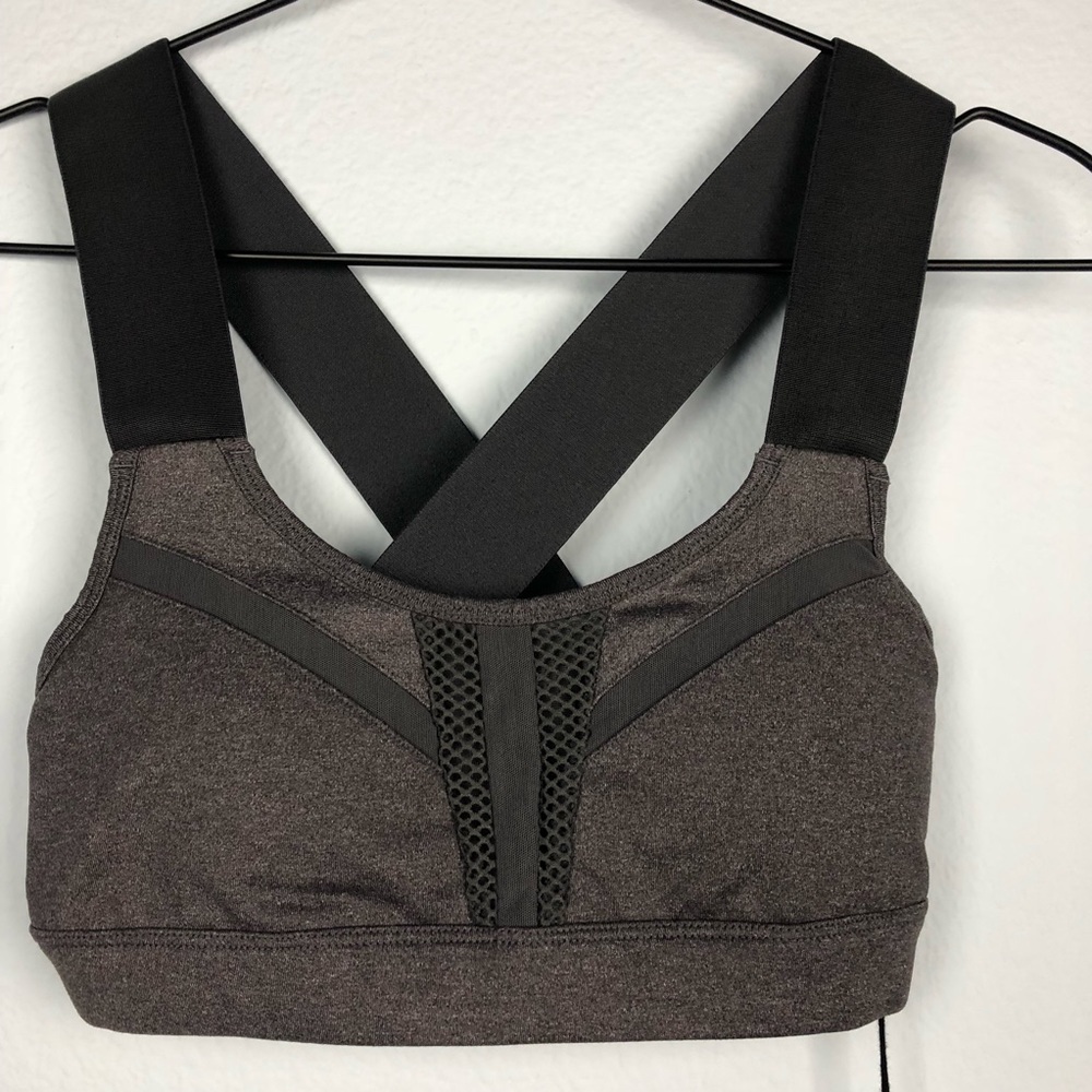 ALO Yoga • Stormy Grey Equalize Padded Sports Bra - Picture 4 of 8